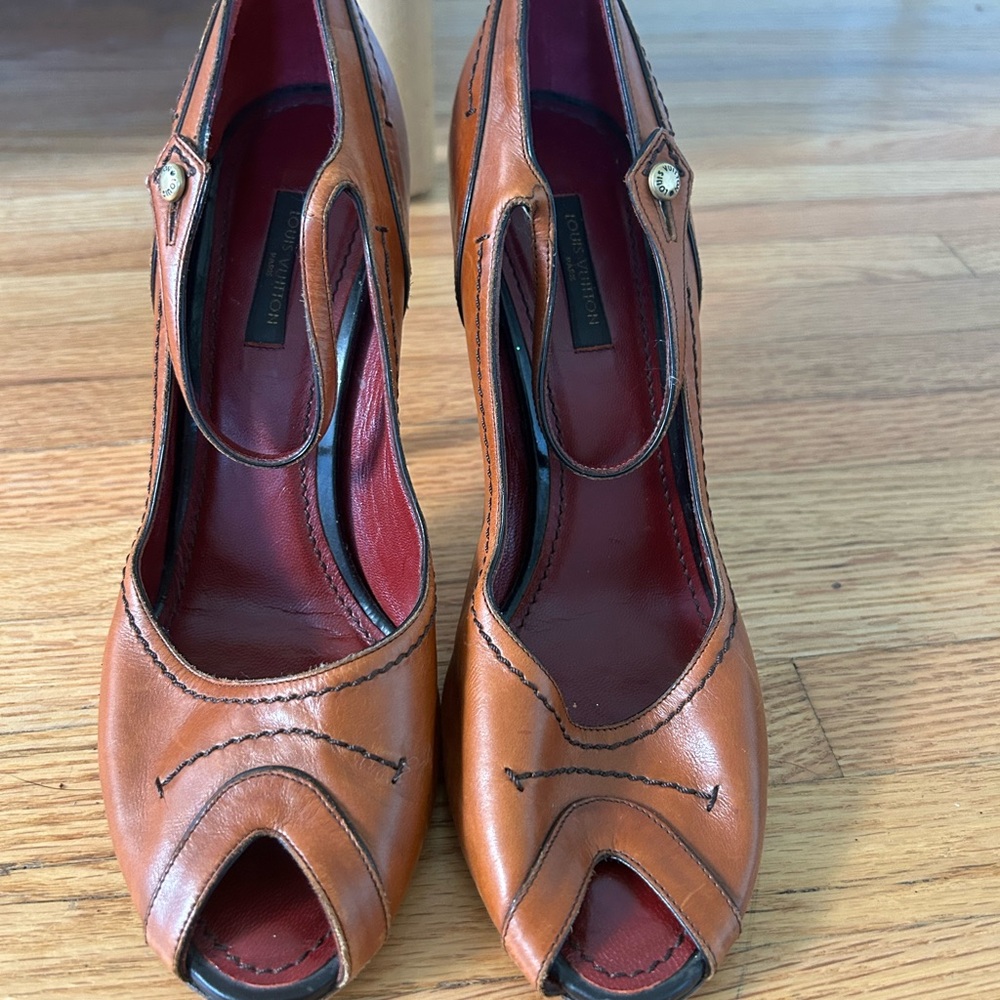 Loius Vuitton Brown Leather Peep-Toe Heels